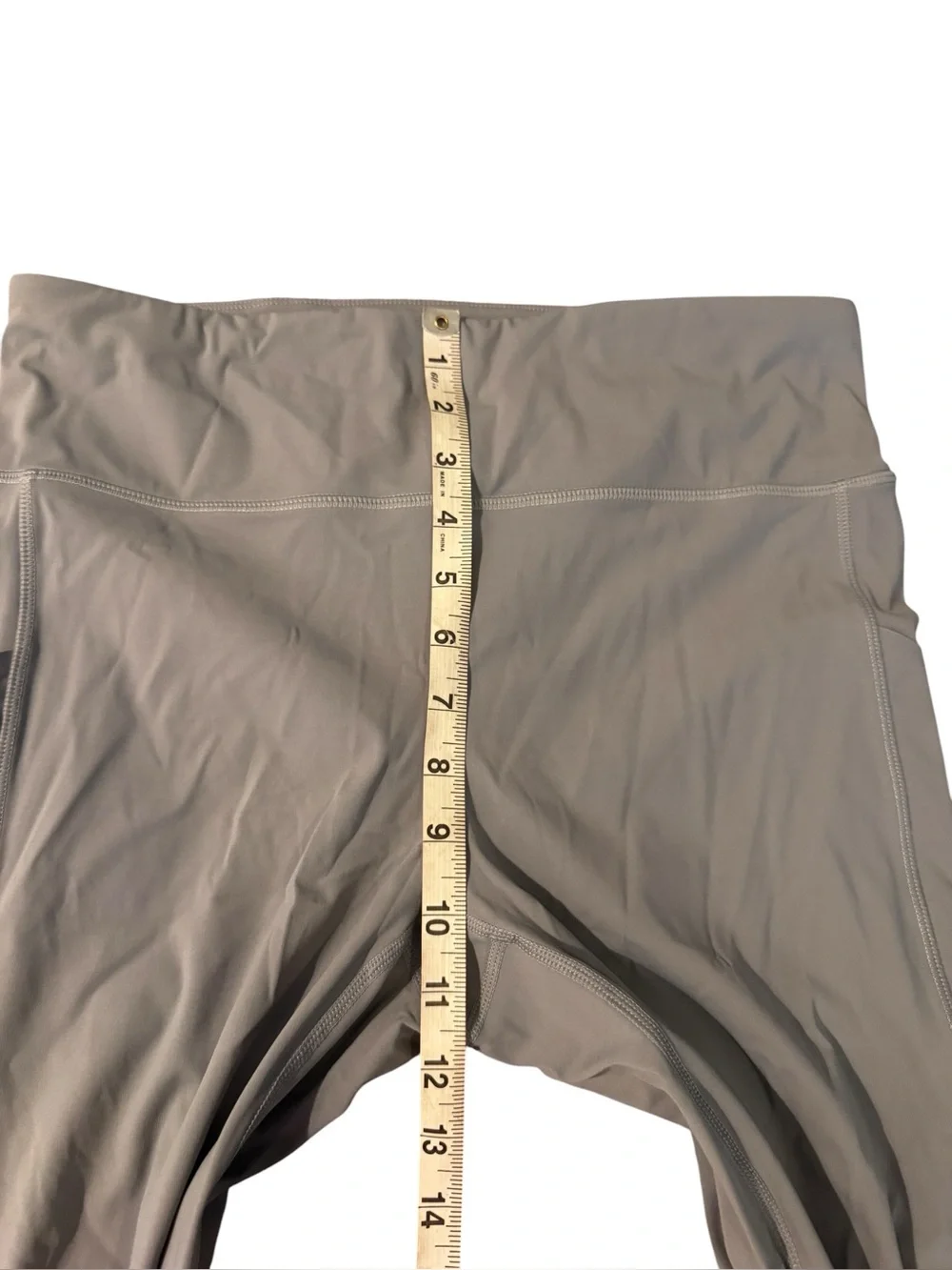 Vuori Stride Legging Women's Size Large Gray Side Leg Pockets 7/8 Length VW429 - Picture 8 of 9